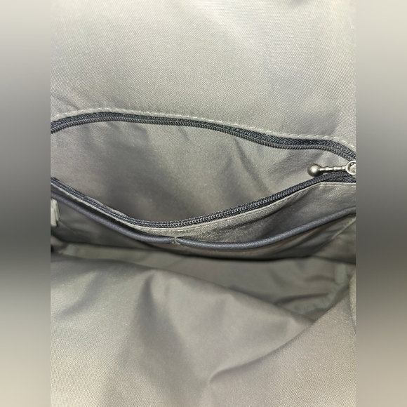 Baggallini backpack purse - Picture 7 of 7